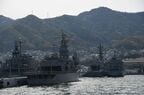 停泊中の自衛隊の船舶を間近に目撃