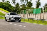 三菱の新型SUV「エクスフォースHEV」（筆者撮影）