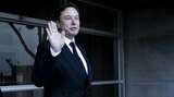 イーロン・マスク氏らがChatGPTなどチャットボットの開発競争が過熱していることに警鐘を鳴らした（写真：Marlena Sloss／Bloomberg）