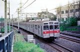 田園都市線の梶が谷―宮崎台間を走る8500系（撮影：橋爪智之）
