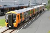 イギリス向けの車両が試験を行う姿も見られる（撮影：橋爪智之）