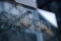 サントリー､上場検討との日経報道を否定 ｢上場について検討に入った事実はない｣