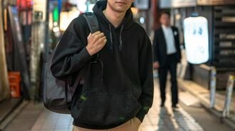 ｢40歳パーカーおじさん｣批判が議論沸騰する事情