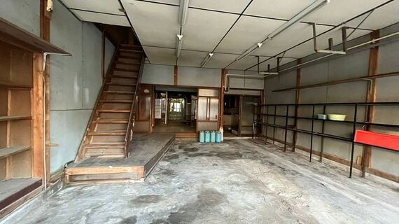 改修前の1階店内