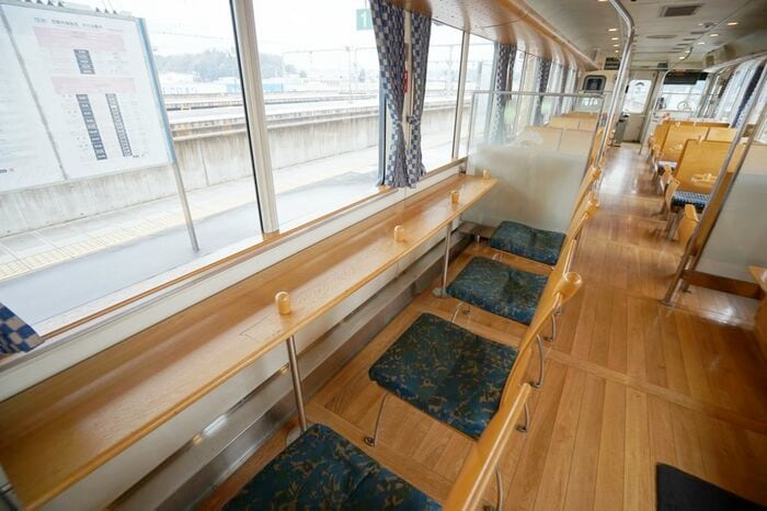 丹後あおまつ号の車内