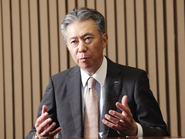 サントリーの鳥井信宏社長