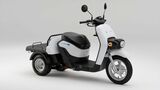 ホンダは2020年12月に市販予定車として交換式バッテリー採用のビジネス用電動3輪スクーター「GYRO e:（ジャイロ イー）」を発表（写真：本田技研工業）