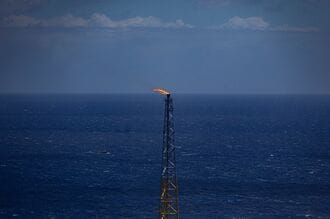 米国がイラン全土攻撃､日本の原油輸入に打撃も