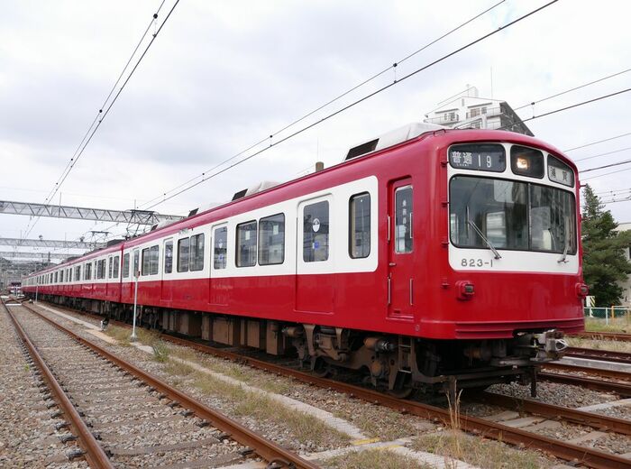車両のナンバーは浦賀寄りが1号車