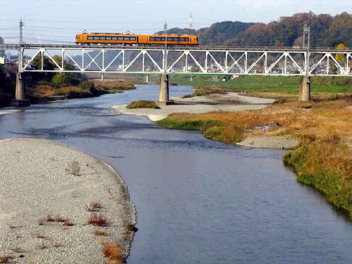 吉野線を走る16400系