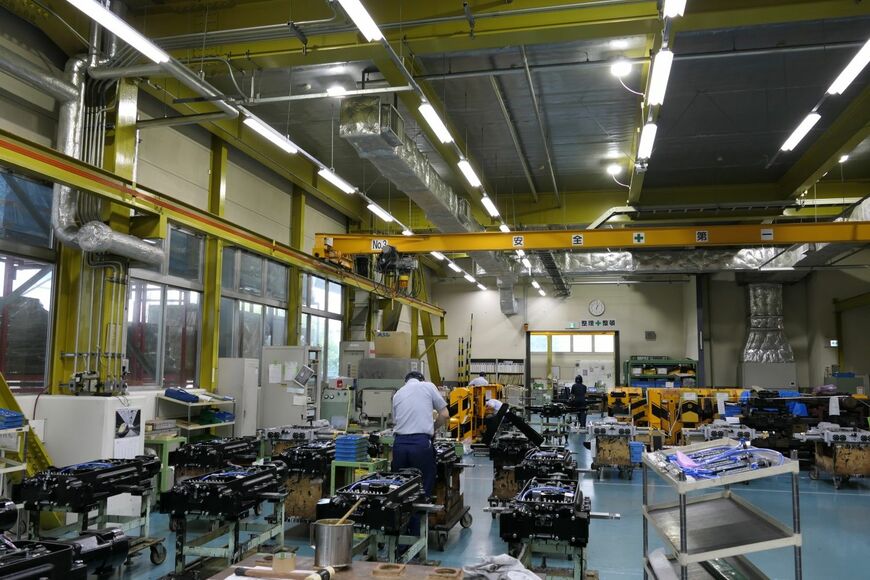 日本信号の上尾工場。手前が転轍機