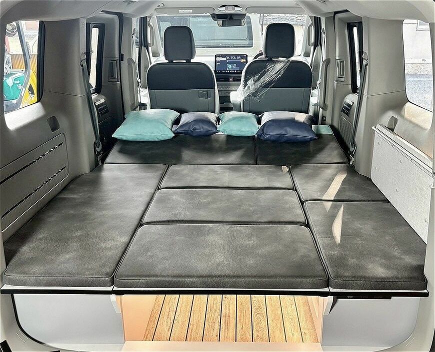 LACホールディングスのBEVキャンピングカー「LAC EVキャンパーP」（写真：LACホールディングス）