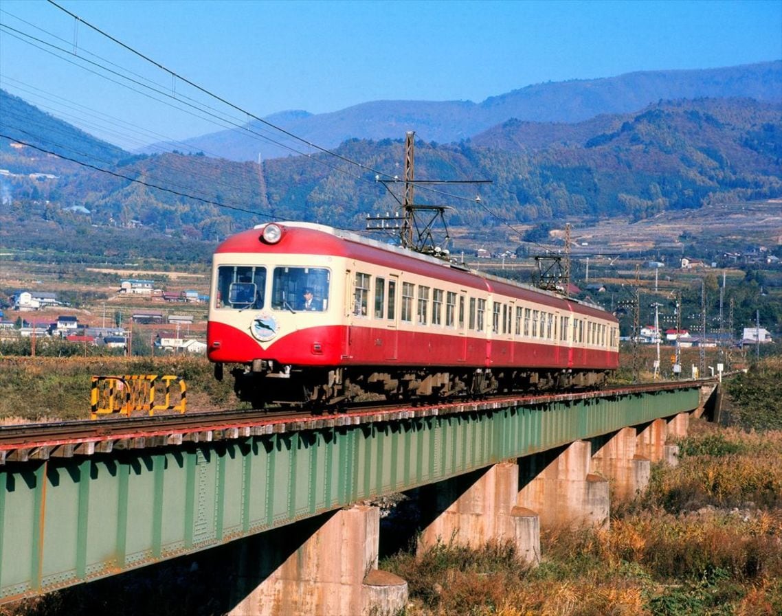 長野電鉄の特急電車2000形