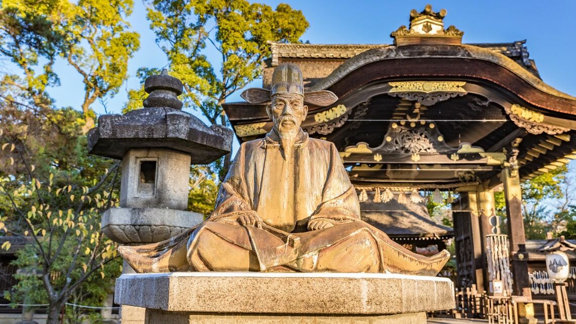 京都市豊国神社の豊臣秀吉像(写真:Takashi Images / PIXTA)