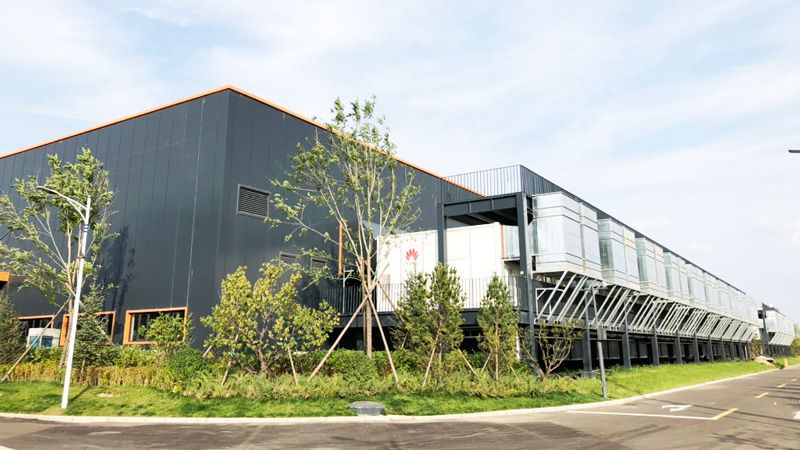 「東数西算」プロジェクトの下、中国内陸部に多数のデータセンターが誘致されている。写真は通信機器大手の華為技術が内モンゴル自治区に建設したデータセンター（同社ウェブサイトより）