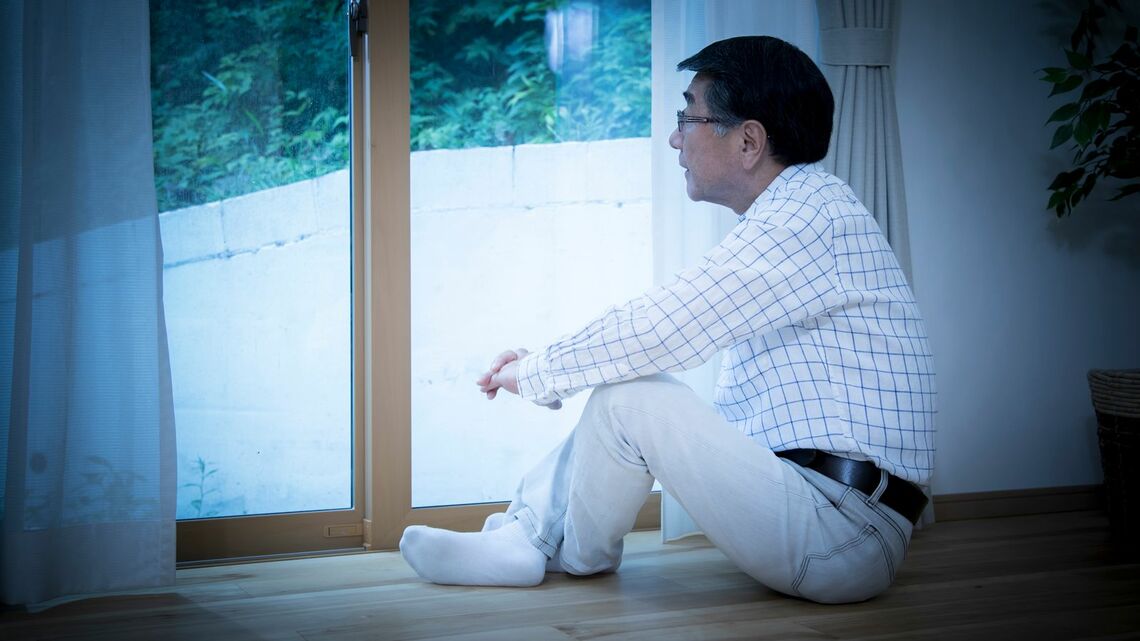 なぜ、定年が老人性うつのきっかけになりやすいのでしょうか（写真：C-geo／PIXTA）