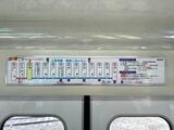 渚―松本間バス代行を示すドア上の路線図（記者撮影）