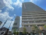 曳舟のタワマンとスカイツリー（筆者撮影）