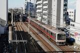 川越駅に進入する東武東上線乗り入れの東急電鉄車両（筆者撮影）