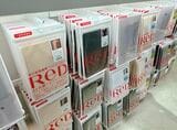 主力商品のインナーウェアは色、種類ともに豊富だ（編集部撮影）