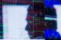 ニューヨークダウ終値､334ドルもの大幅安に 世界経済への懸念、日本株も続落へ