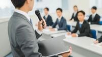 「大勢の前でプレゼン」する前に身につけておきたい、緊張しない・相手にきちんと伝わる話し方のコツ…大事なのは目線と話すスピード