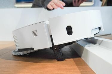 6センチの段差を脚で乗り越える掃除ロボ登場 欧州・東南アジアで急成長