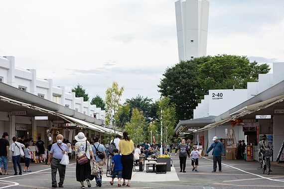 花見川団地の商店街