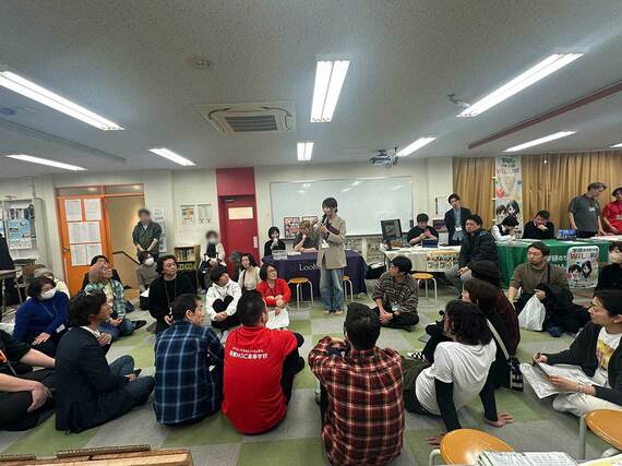 東京都内の多様な学び場が集結するフェアの様子