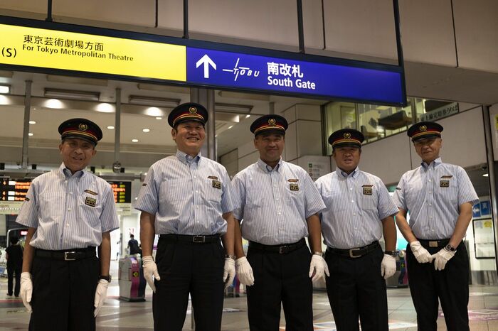 中央に東武池袋駅管区の瓜生管区長。池袋―成増間を
