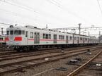 鋼製車にアルミ車風の塗装を施した