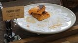 ブランド鶏卵を使ったフレンチトースト。プルプルとした食感で大人気だった（記者撮影）