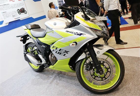 人とくるまのテクノロジー展2025 YOKOHAMAに展示されていたジクサーSF250 FFV