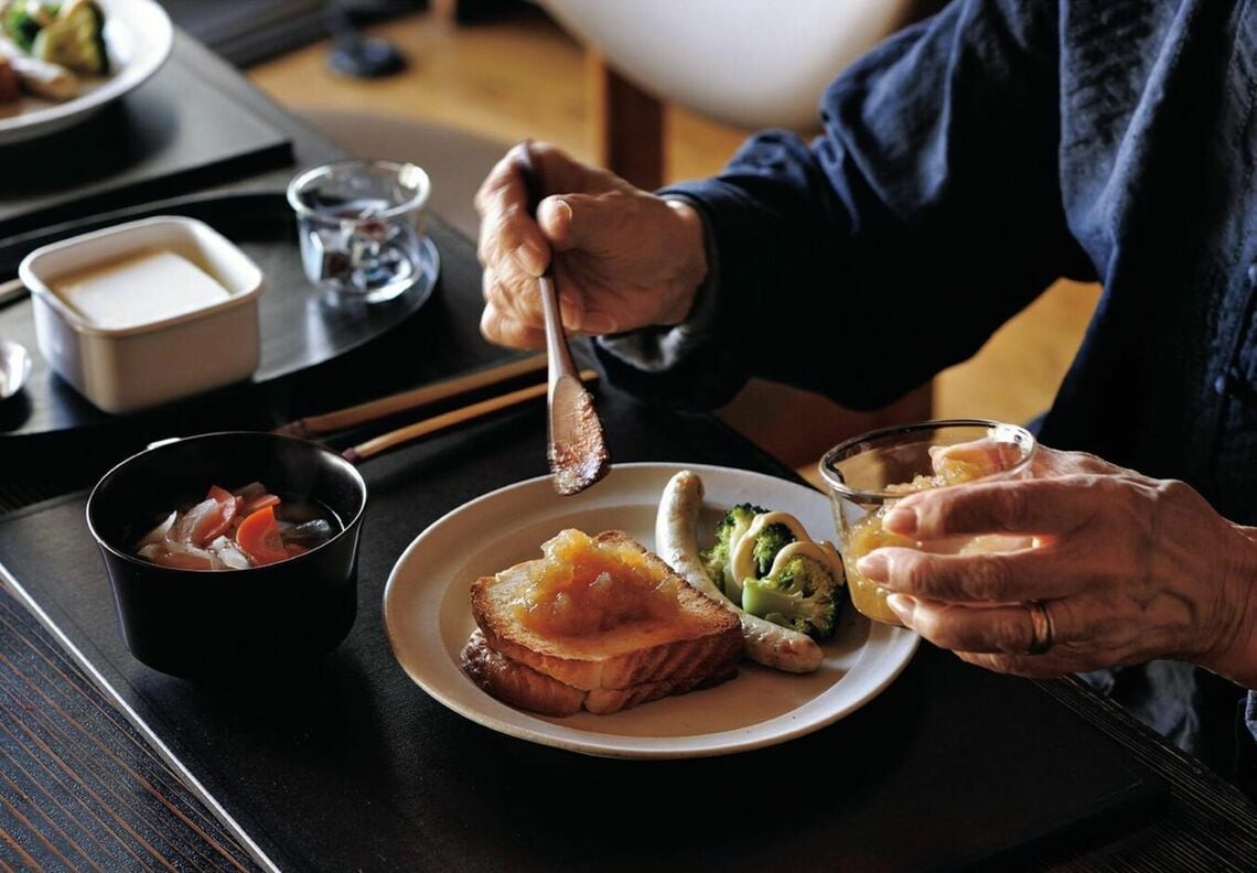 朝食