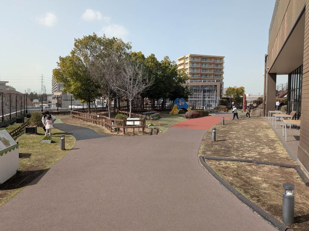 歩くだけでも楽しい（写真：筆者撮影）