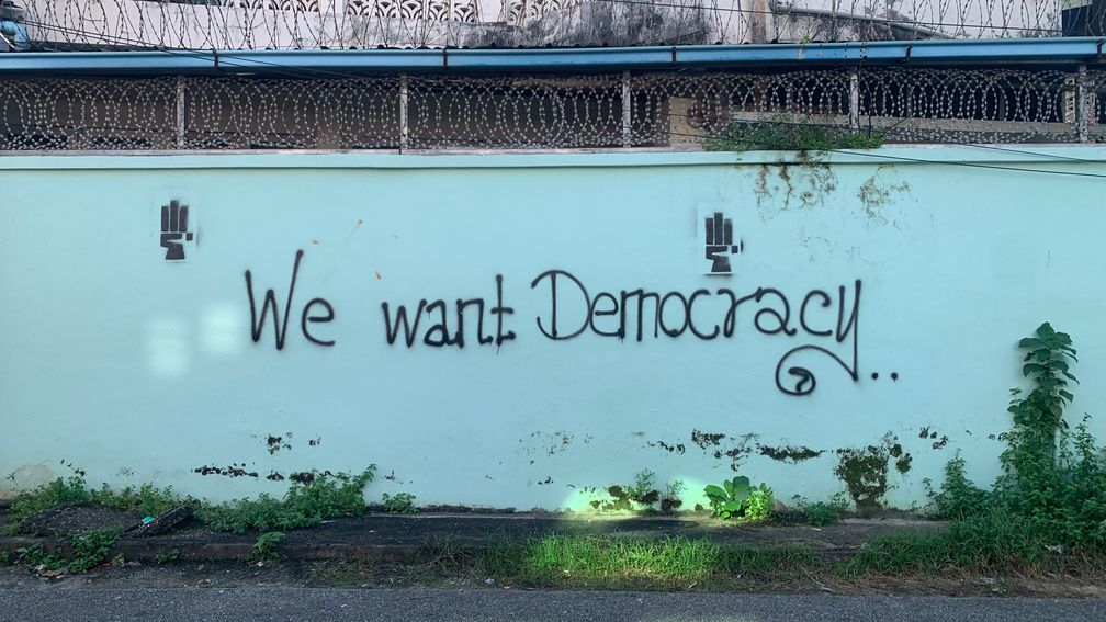 ミャンマーの壁