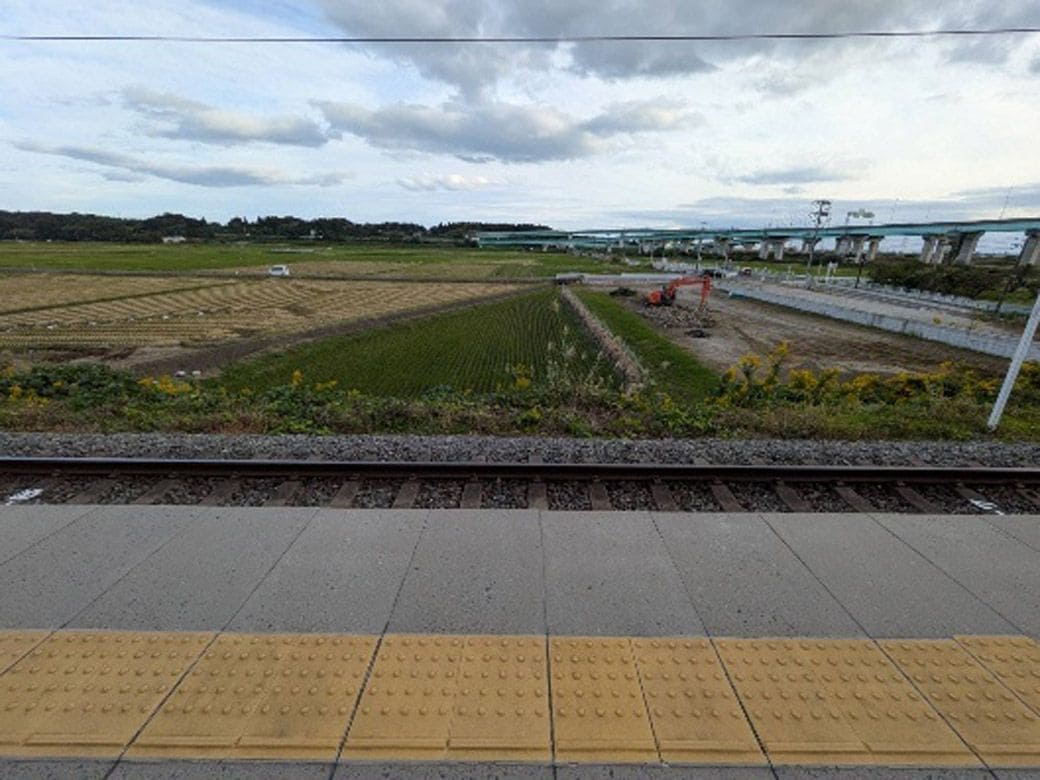 無人駅ホームからの眺め