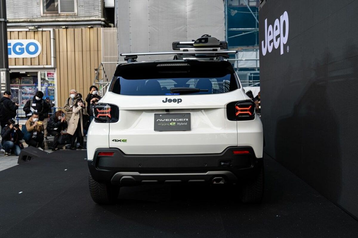 ジープ最小SUVシリーズのハイブリッドモデル｢アベンジャー4xeハイブリッド｣国内発売開始､BEVからHEVへ変わる潮流 | ライフ | 東洋経済オンライン