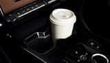 スズキ初となるBEV「eビターラ」の詳細と記者発表の様子（写真：スズキ）