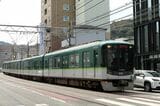 車両下部の両端に車幅灯が付いている（記者撮影）