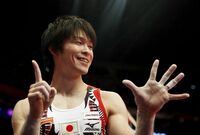 体操の内村が前人未到の個人総合6連覇 採点が出る前に両手でガッツポーズ