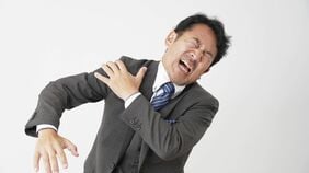 その痛みは｢五十肩｣じゃないかも…65歳から急増する肩の｢けんばん断裂｣の痛みを1日1回､3分で和らげる3つの簡単体操