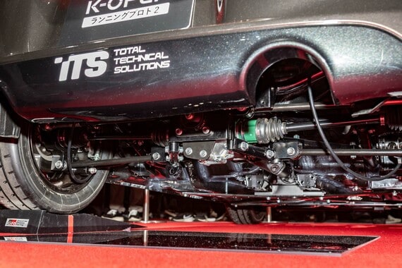 後輪駆動化されたリヤセクション