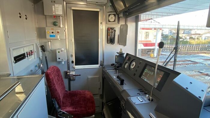 運転台の機器類は改造時に一新した