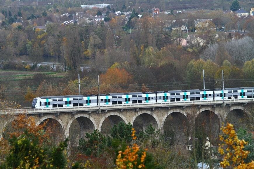 パリ交通局のRER-A線で活躍するMI09型（撮影：橋爪智之）