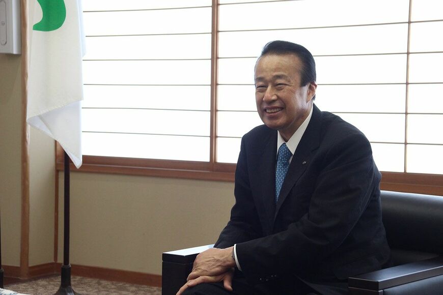 宮元 陸（みやもと・りく）加賀市市長法政大学法学部卒業。衆議院議員秘書を経て1999年4月から石川県議会議員を4期務める。県議会副議長、県監査委員、県議会運営委員会委員を歴任し、2013年10月に加賀市市長に就任。現在は3期目