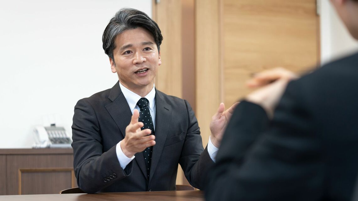 「もっともらしい」言い方に騙されないためにはどうすればよいのでしょうか(写真:Graphs/PIXTA)