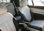 2列めのキャプテンシートはオプション装備