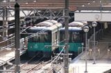 西神中央駅で出発を待つ電車（編集部撮影）
