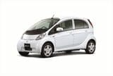 日産「リーフ」よりも早い2009年に登場した「i-MiEV」（写真：三菱自動車）
